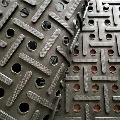 Anti-Anti-Yorgunluk Drenaj Kauçuk Levha Yağa Dayanıklı 1450*850*8mm Mat